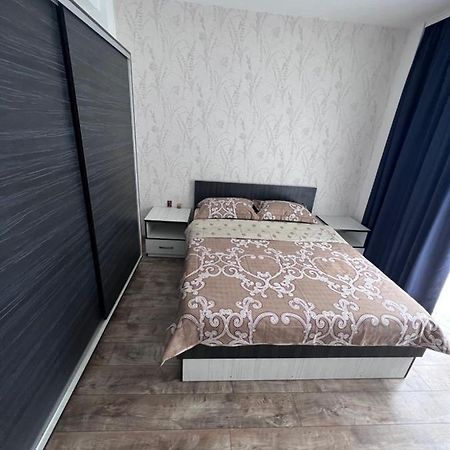 Nesta Apartament Apartment Falticeni Bagian luar foto