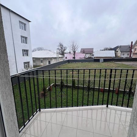 Nesta Apartament Apartment Falticeni Bagian luar foto