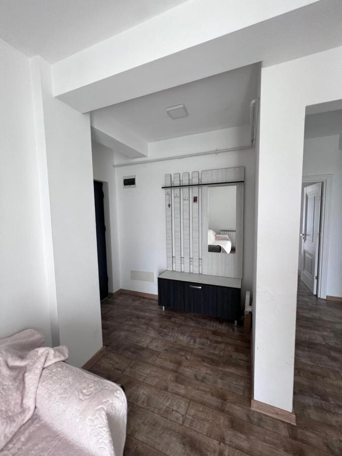 Nesta Apartament Apartment Falticeni Bagian luar foto