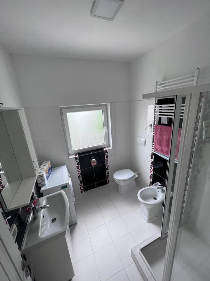 Nesta Apartament Apartment Falticeni Bagian luar foto