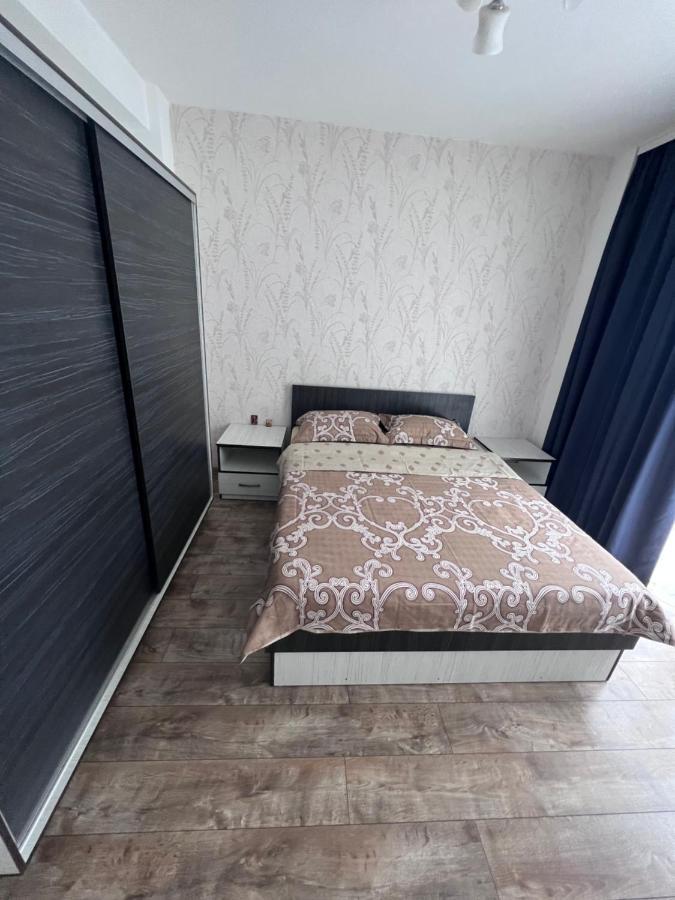 Nesta Apartament Apartment Falticeni Bagian luar foto